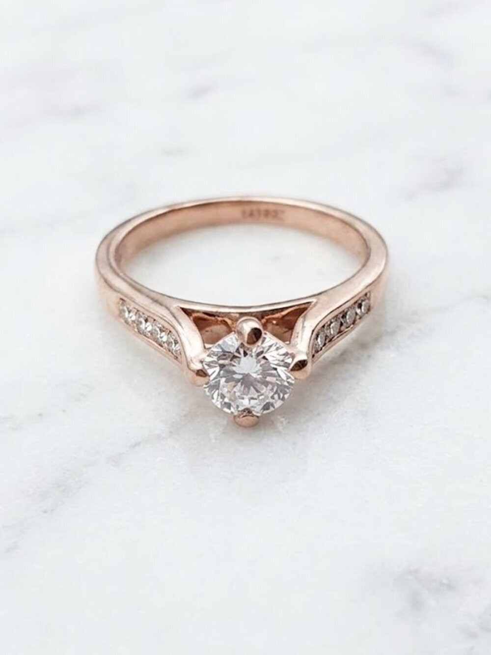 Ladies Classic Gold Ring  